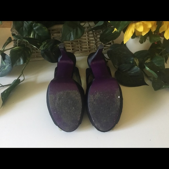 Vigoss Black Satin 5” High Heel Shoes Size 8M - Picture 7 of 8